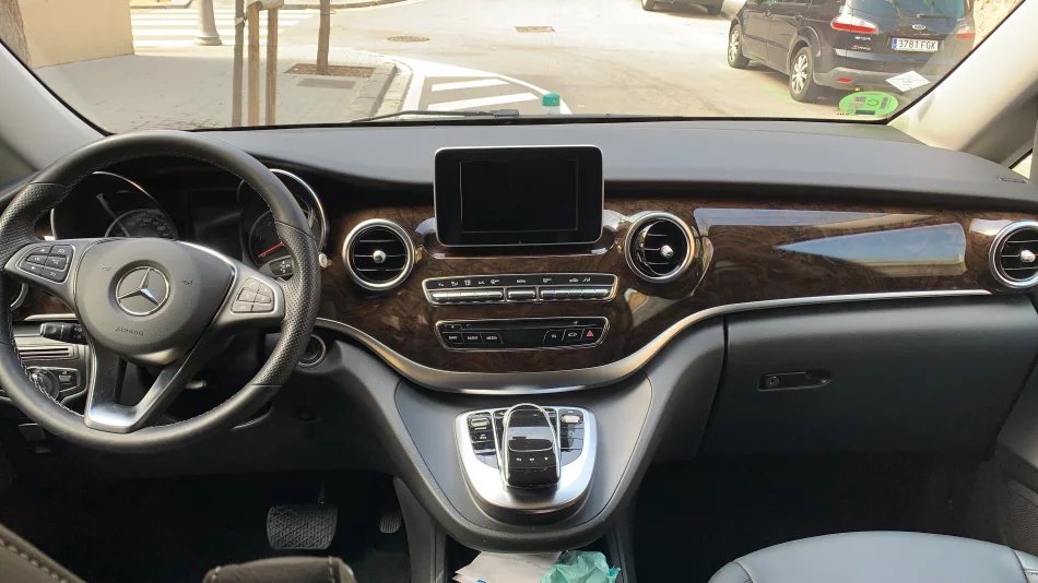 Mercedes-Benz V Class 2019 - Photo 3