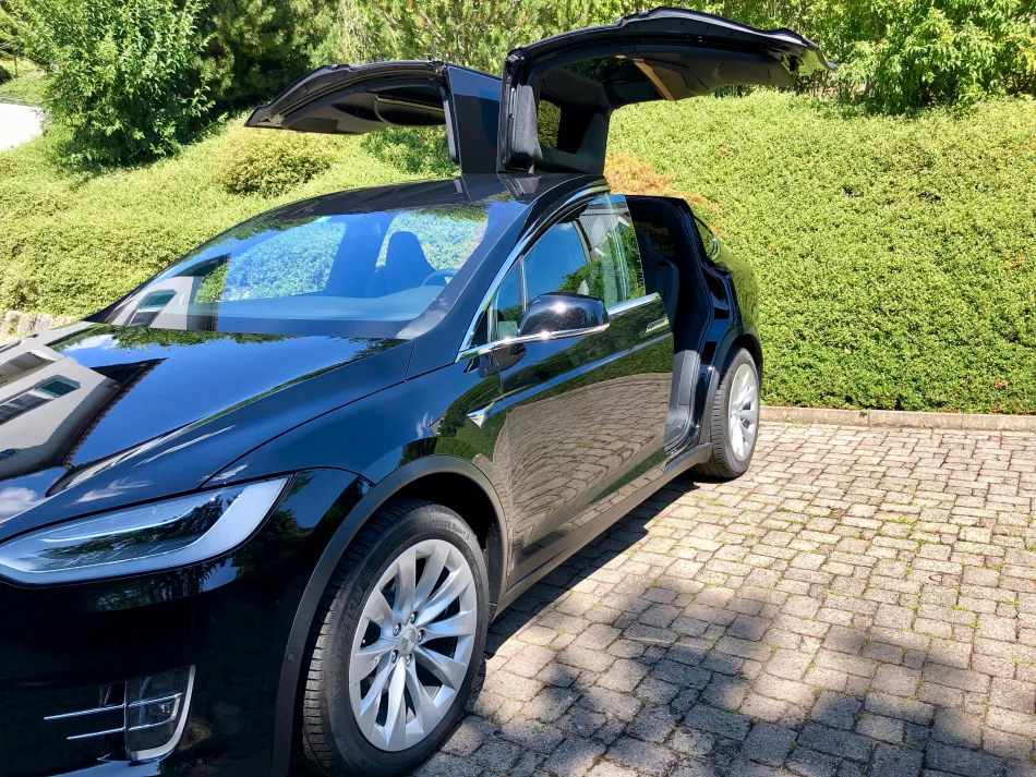 Tesla X 2019 - Photo 2