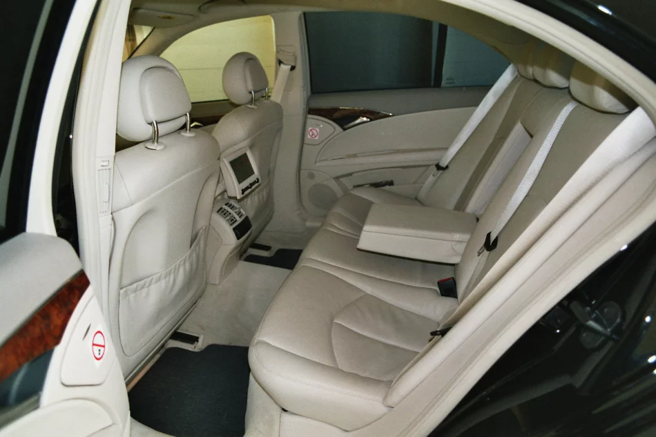 Mercedes-Benz E-class 2004 - Photo 4