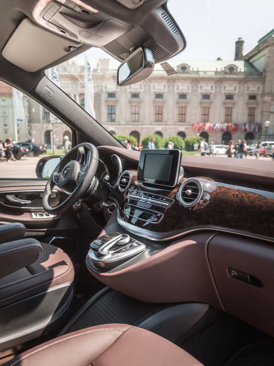 Mercedes-Benz V Class 2019 - Photo 2